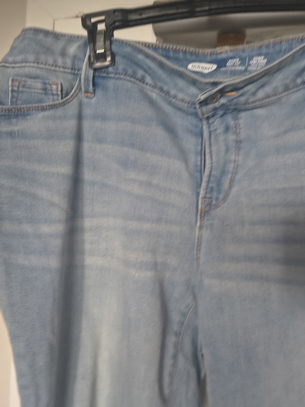 Old Navy Light Wash Flare Jeans with Knee Rips. Size 16 Plus - Picture 9 of 9
